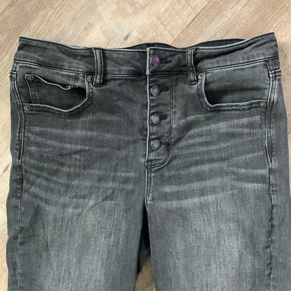 American Eagle Hi-Rise Cropped Flare Button Fly Distressed Hem Size 12 Regular - Picture 3 of 10